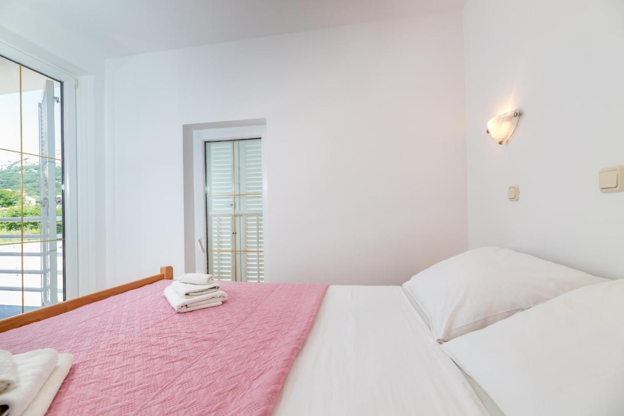 Apartments Melania & Antonia Baška Εξωτερικό φωτογραφία
