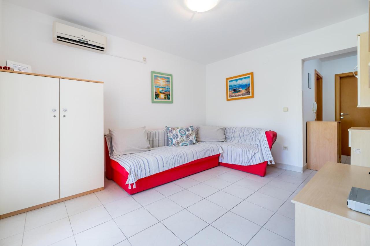 Apartments Melania & Antonia Baška Εξωτερικό φωτογραφία
